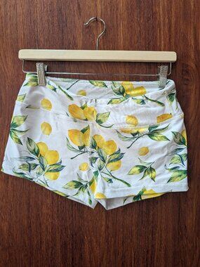 Savage Barbell Lemon Print Booty Gym Shorts | M